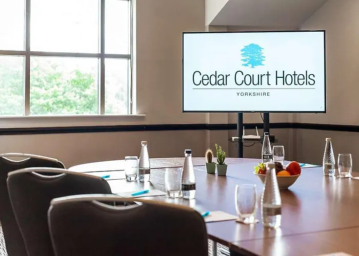 ホテル Cedar Court ブラッドフォード