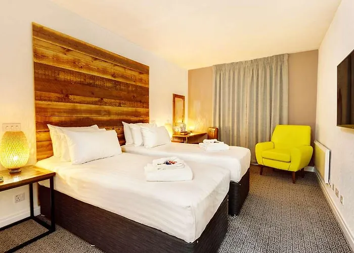 Cedar Court * ブラッドフォード