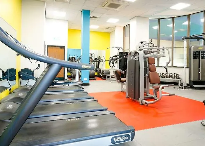 ホテル Cedar Court